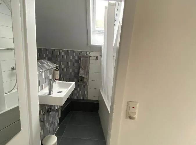 Bed & Breakfast Kleine-radoase, Ruhiges Oekologisch Renoviertes Doppelzimmer Weilburg